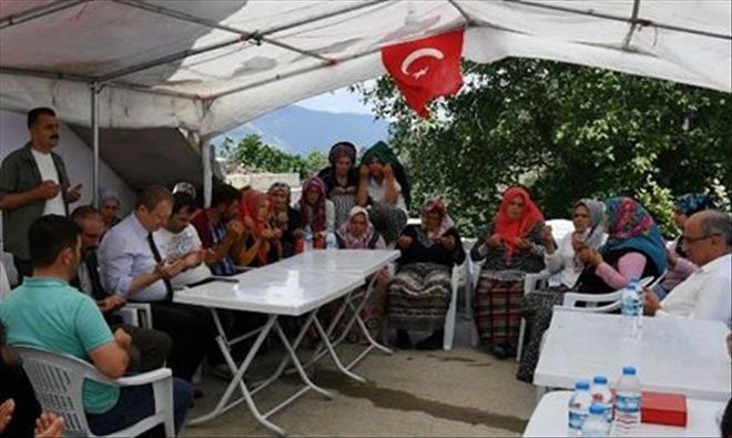 Trabzon Valisi Yücel Yavuz Şehidimiz Eren Bülbül´ün Ailesine Taziye Ziyaretinde Bulundu