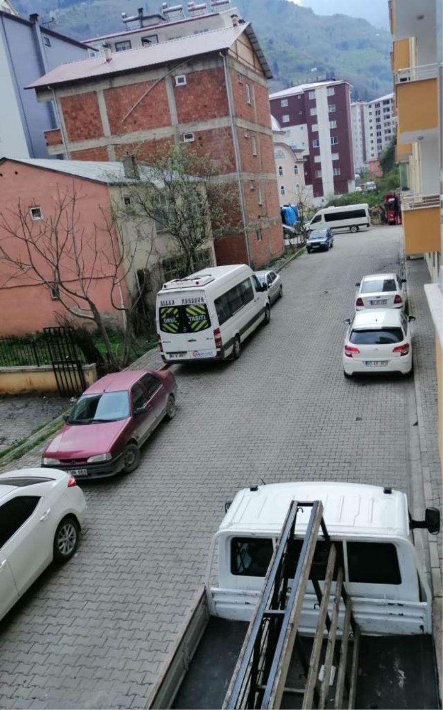 MAÇKA HALKI YASAĞA SADIK