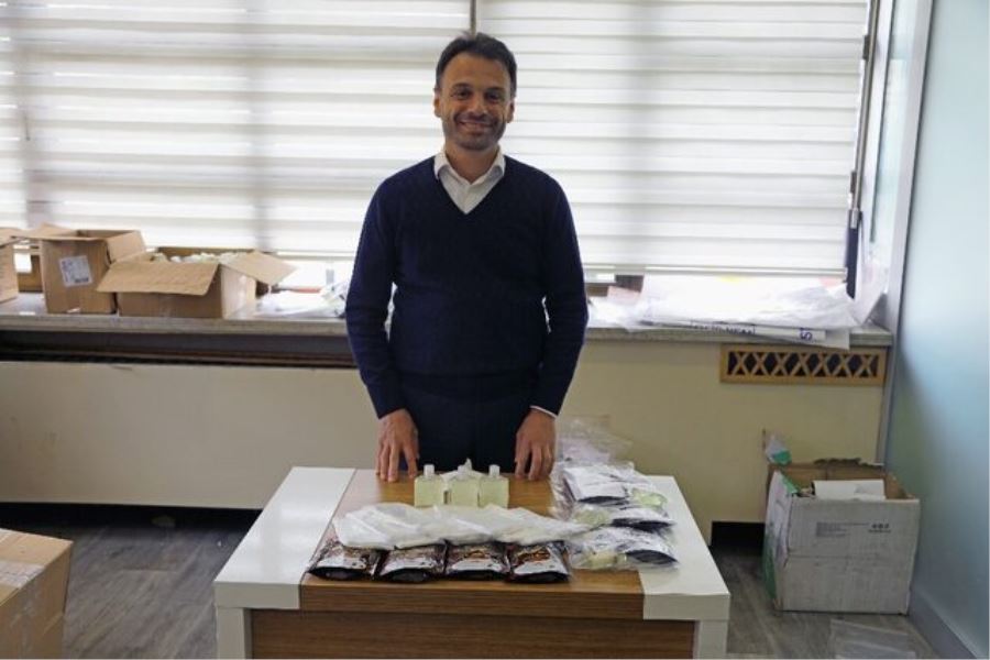 BAŞKAN KOÇHAN’DAN HEDİYE PAKETİ 