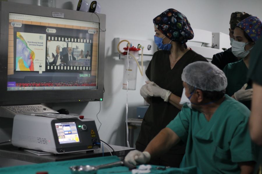 KTÜ Farabi Hastanesi’nde, Gırtlak Kanserine Lazerli Çözüm