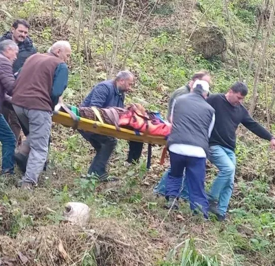 TRABZON’DA OTOMOBİL DEREYE UÇTU: 2 YARALI 