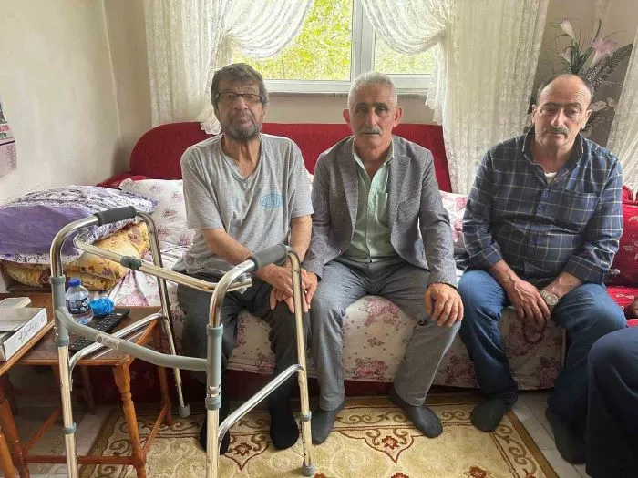 ENGELLİ VATANDAŞIN YOL ÇİLESİNİ BÜYÜKŞEHİR ÇÖZDÜ 