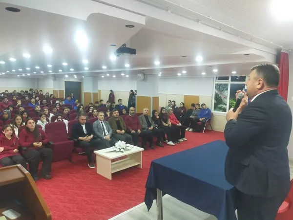 PEYGAMBERİMİZ, CAMİİ VE NAMAZ!