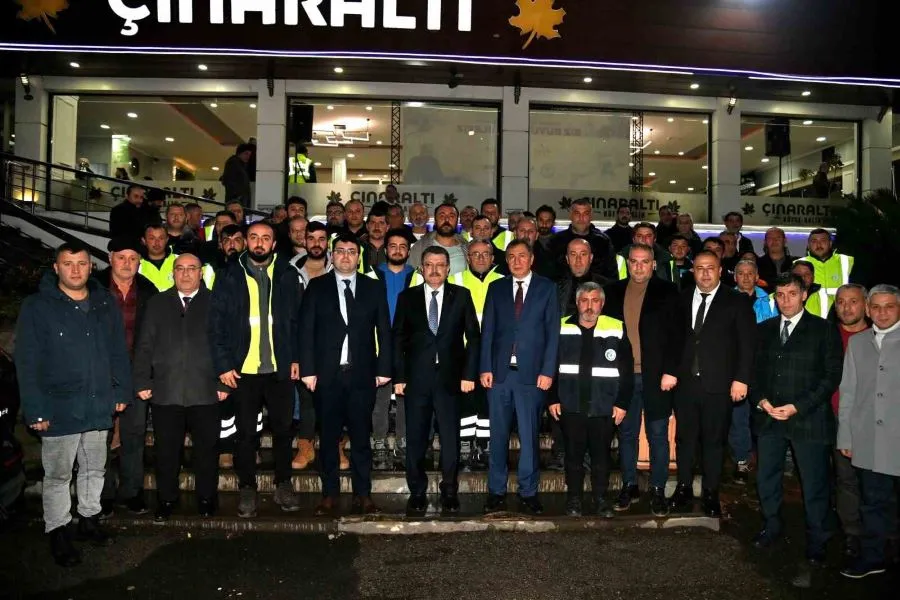 BAŞKAN GENÇ PERSONELİYLE İFTARDA BULUŞTU 