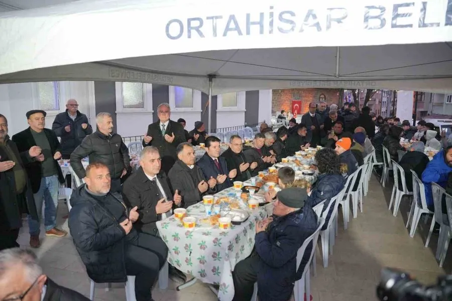 KAYA, ERDOĞDU MAHALLESİ SAKİNLERİYLE İFTARDA BULUŞTU 