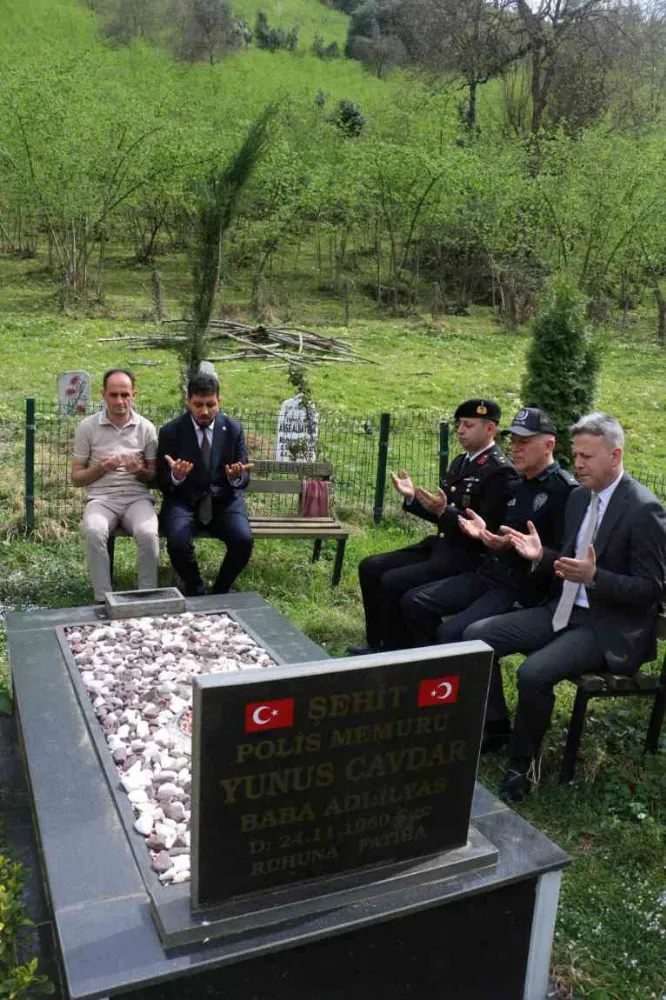 KAYMAKAM DEMİR ŞEHİTLERİMİZİ UNUTMADI 