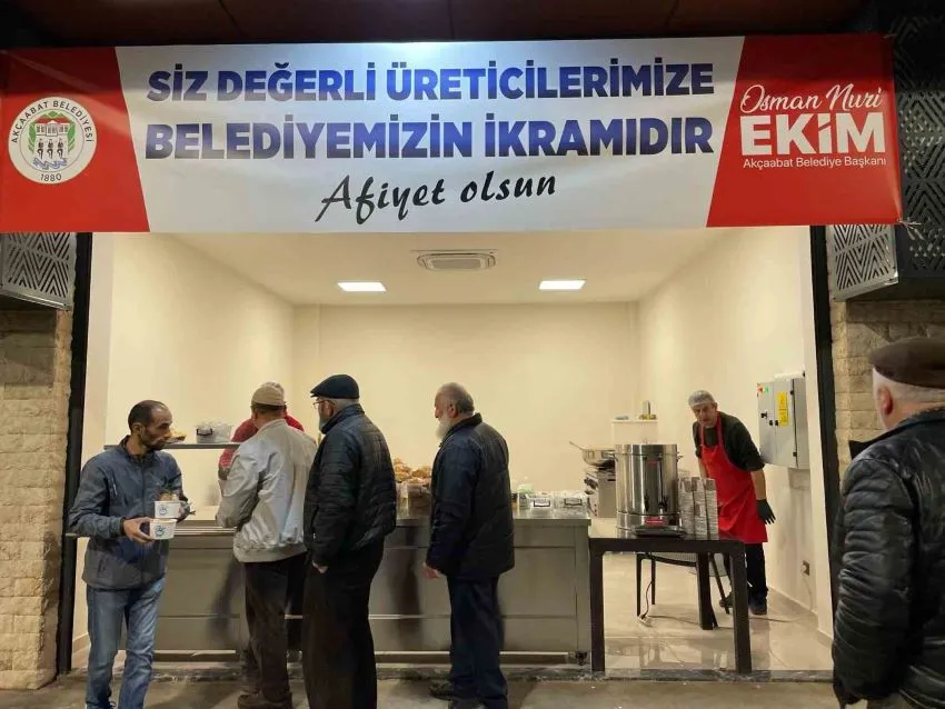 PAZARCI ESNAFINA SICAK ÇORBA 