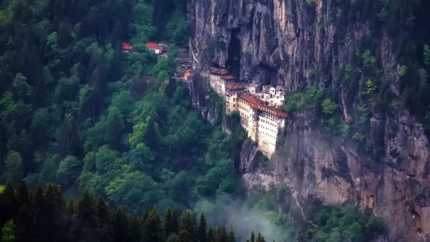TRABZON SÜMELA MANASTIRINA ZİYARETÇİ AKINI! 