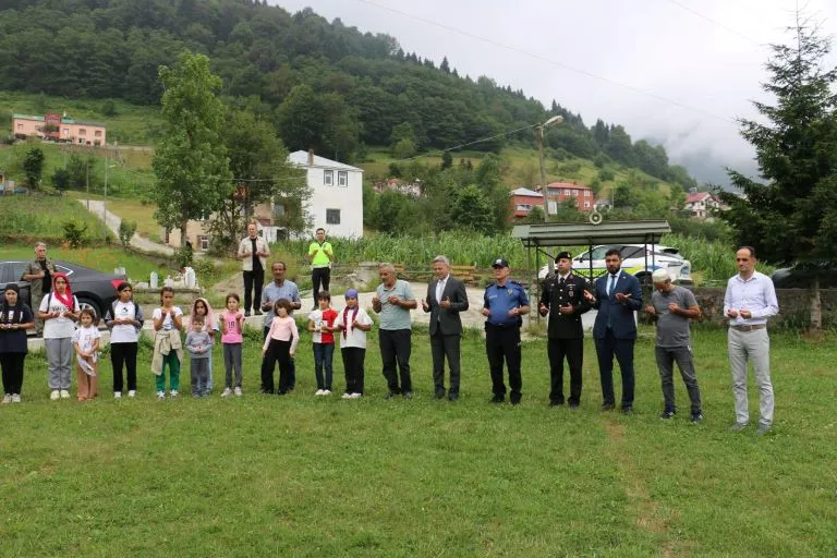 KAYMAKAM DEMİR ŞEHİT AİLELERİNİ UNUTMADI 