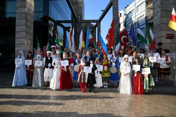 36 ÜLKE TRABZON’DA HORON İLE EL ELEVERECEK 
