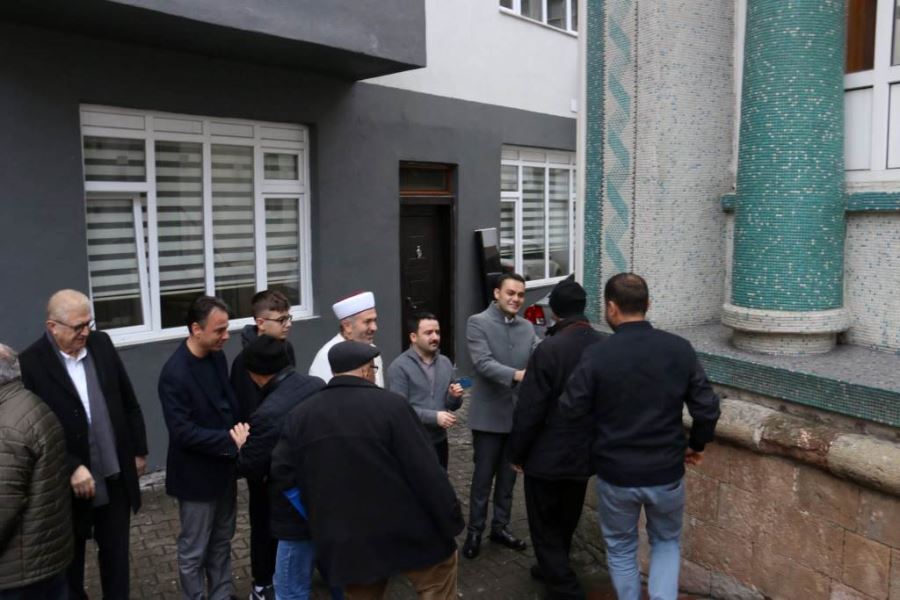 KAYMAKAM ÇAKMAK PERSONELİYLE BAŞRAMLAŞTI 