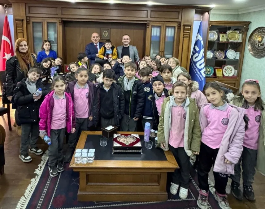 ÖĞRENCİLER MESLEKLERİ ÖĞRENDİ 