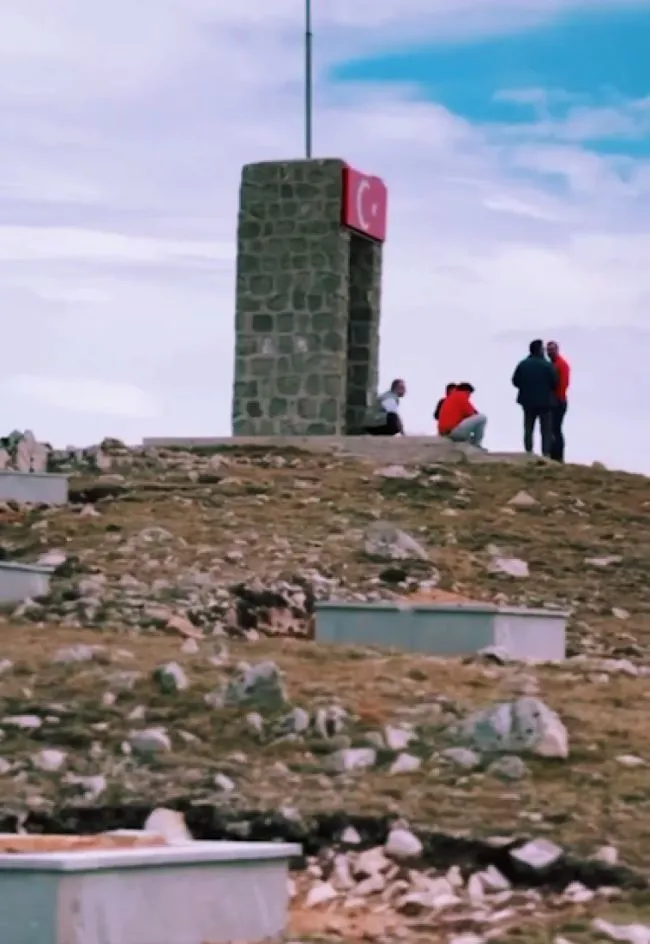 MAÇKA ÇATALTEPE ŞEHİTLİĞİ SON HALİNİ ALDI  