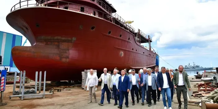 YILDIRIM TRABZON’DAKİ TERSANELERİ İNCELEDİ 